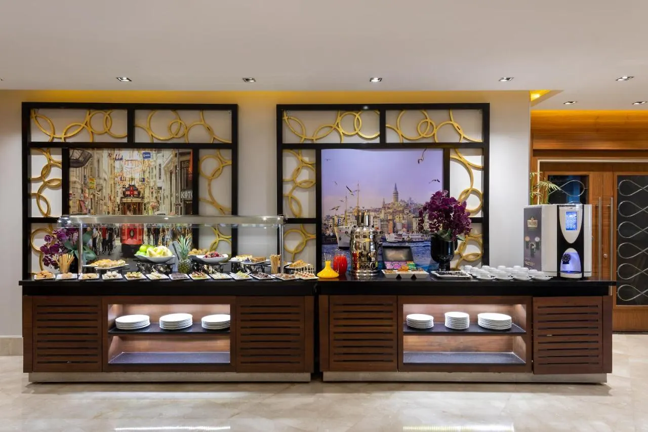 Mercure Istanbul Bomonti 5*,