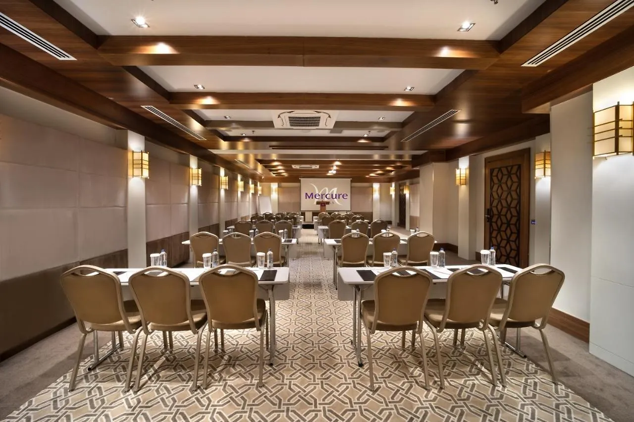 Mercure Istanbul Bomonti 5*,